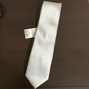 Silver le Chateau tie